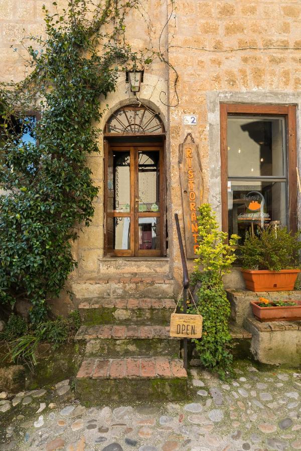 Opera Suites - Le Notti Bianche Calcata Exterior foto